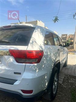 جیپ گراند شیرۆکی